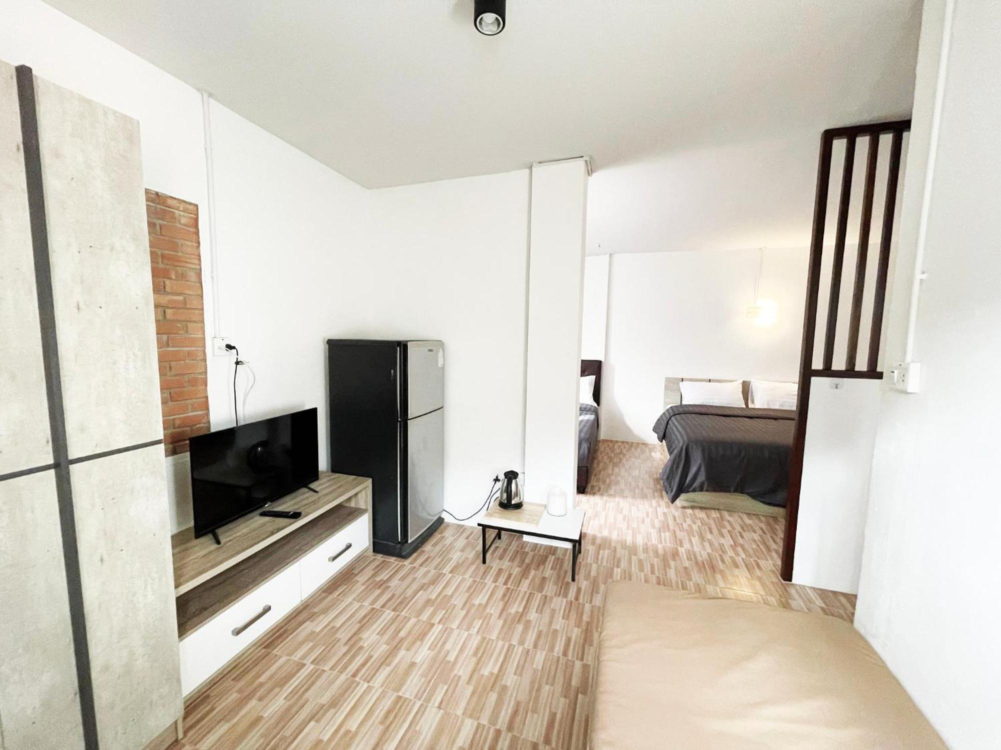 Racha Caftel - 7 House - รชาคาฟเทล Aparthotel Chiang Mai Exterior photo